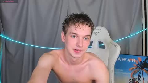 Snapshot of 4ever_dude chatting on November 2, 5:54 am Andrew online show from November 2, 5:54 am