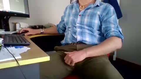 Snapshot of 555tony555 chatting on December 8, 9:30 pm 555tony555 online show from December 8, 9:30 pm