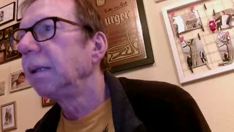 Snapshot of 64shorty chatting on December 16, 1:49 pm 64shorty online show from December 16, 1:49 pm