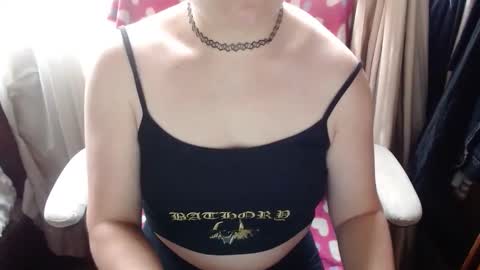 SHANNON online show from April 15, 5:09 pm