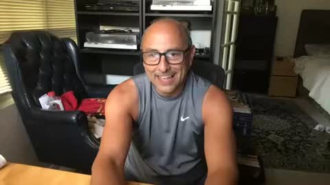daddy vegas  for single women and couples here online show from July 1, 12:12 am