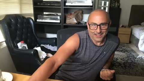 daddy vegas  for single women and couples here online show from July 1, 5:02 pm