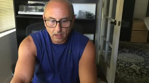 daddy vegas  for single women and couples here online show from August 8, 12:02 am