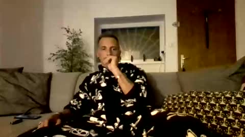 Num online show from November 23, 6:19 pm