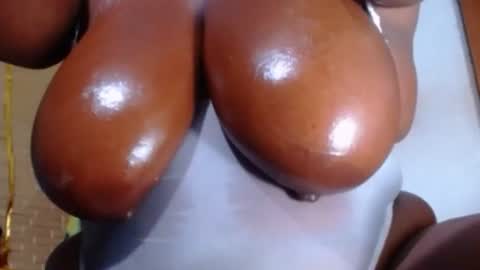 Snapshot of 69onebigkiss chatting on April 25, 5:10 am kendra1811 is my X networks I HOPE YOU FOLLOW ME THANKS online show from April 25, 5:10 am