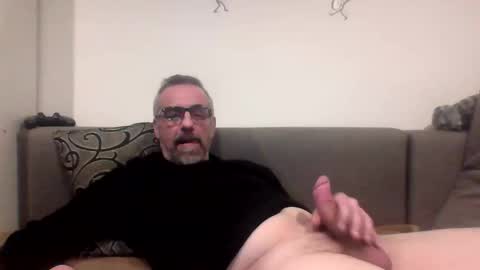 Snapshot of 6georget6 chatting on December 17, 7:20 pm George online show from December 17, 7:20 pm