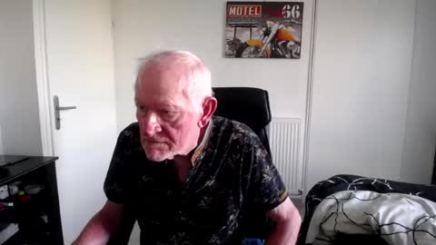 73yves online show from June 18, 5:08 am