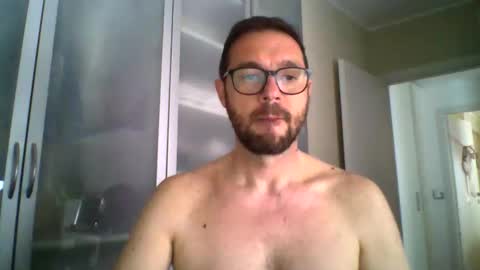Snapshot of 77architt chatting on May 4, 9:38 am 77architt online show from May 4, 9:38 am