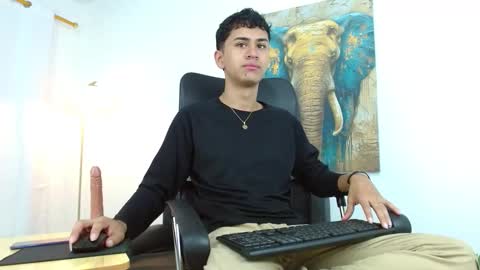 Snapshot of 7alan chatting on November 10, 12:59 pm Alan online show from November 10, 12:59 pm