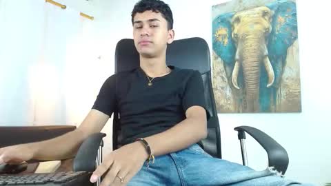 Snapshot of 7alan chatting on November 18, 1:04 pm Alan online show from November 18, 1:04 pm