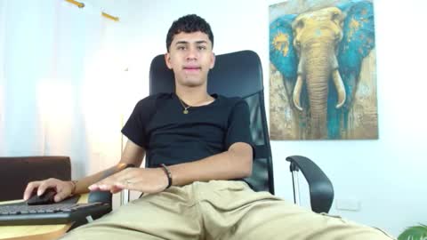 Snapshot of 7alan chatting on November 24, 1:00 pm Alan online show from November 24, 1:00 pm