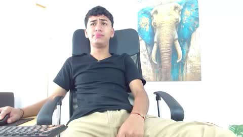 Snapshot of 7alan chatting on December 5, 1:20 pm Alan online show from December 5, 1:20 pm