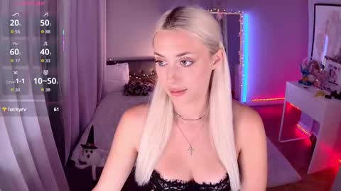 Loren Wood online show from November 22, 3:33 pm