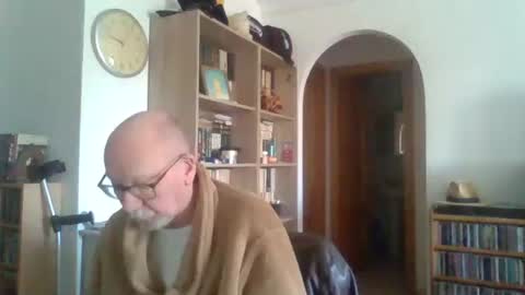  Papi  online show from February 5, 9:46 am