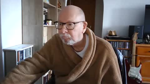  Papi  online show from February 9, 9:16 am