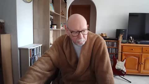  Papi  online show from February 10, 9:14 am