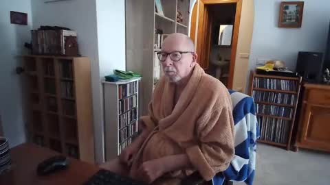  Papi  online show from March 29, 8:47 am