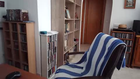  Papi  online show from April 21, 8:31 am