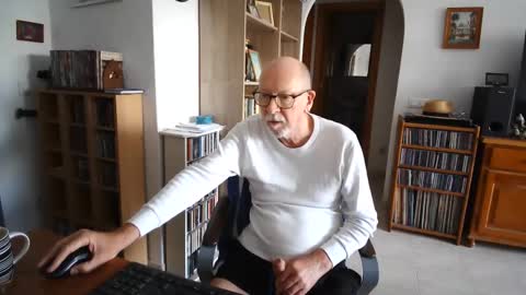  Papi  online show from April 23, 3:03 pm