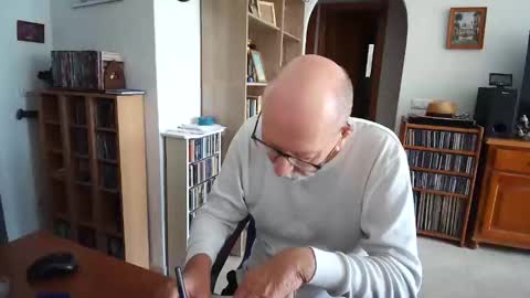  Papi  online show from April 24, 10:18 am