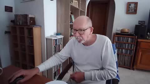  Papi  online show from April 25, 7:44 am