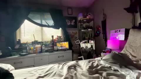 That girl online show from January 13, 6:57 pm