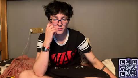 Phillip online show from October 16, 10:55 pm