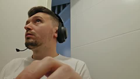 8inchdude93 online show from September 13, 12:16 pm