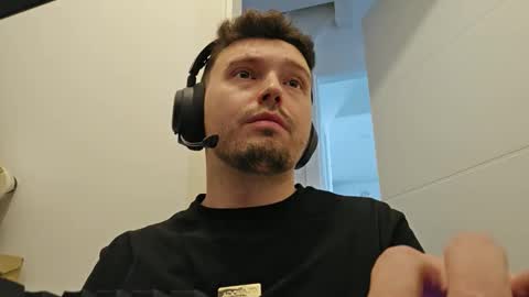 8inchdude93 online show from September 15, 10:15 am