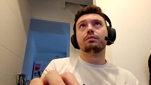 8inchdude93 online show from October 14, 9:10 am