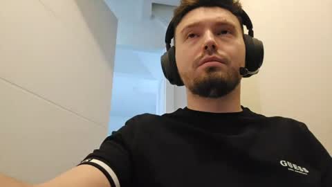 8inchdude93 online show from May 12, 10:56 am