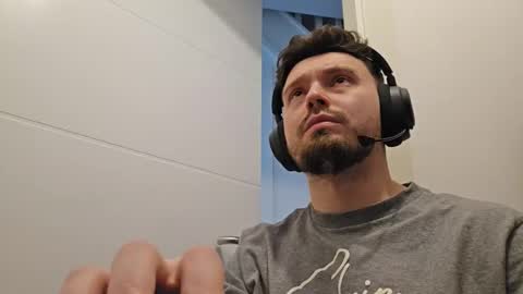 8inchdude93 online show from May 16, 3:44 pm