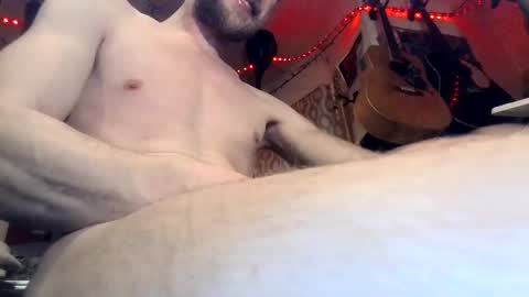 Snapshot of 8inches4you2 chatting on February 19, 6:11 am 8inches4you2 online show from February 19, 6:11 am