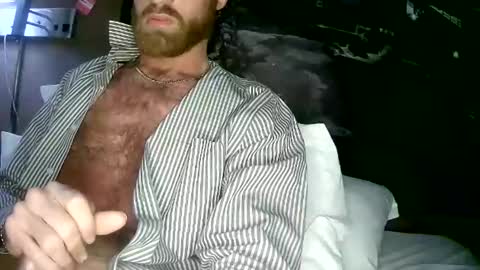 Snapshot of 90210screamer chatting on December 4, 8:29 pm 90210screamer online show from December 4, 8:29 pm