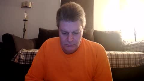 Snapshot of 989guy chatting on May 27, 11:24 pm 989guy online show from May 27, 11:24 pm