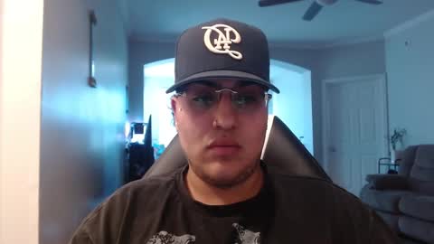 Butterfly boy online show from October 23, 7:12 pm