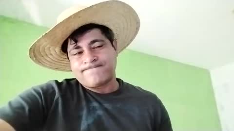 Snapshot of 9vinhocamshow chatting on December 27, 11:39 am 9vinhocamshow online show from December 27, 11:39 am