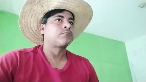 Snapshot of 9vinhocamshow chatting on December 29, 11:18 am 9vinhocamshow online show from December 29, 11:18 am