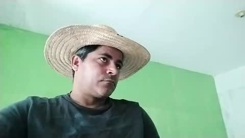 Snapshot of 9vinhocamshow chatting on December 31, 11:42 am 9vinhocamshow online show from December 31, 11:42 am