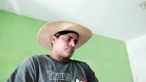 Snapshot of 9vinhocamshow chatting on January 1, 2:52 pm 9vinhocamshow online show from January 1, 2:52 pm