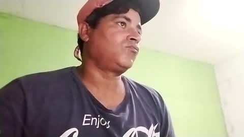 Snapshot of 9vinhocamshow chatting on January 4, 10:34 pm 9vinhocamshow online show from January 4, 10:34 pm