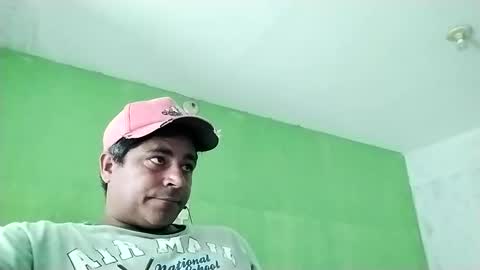 Snapshot of 9vinhocamshow chatting on January 9, 11:25 am 9vinhocamshow online show from January 9, 11:25 am