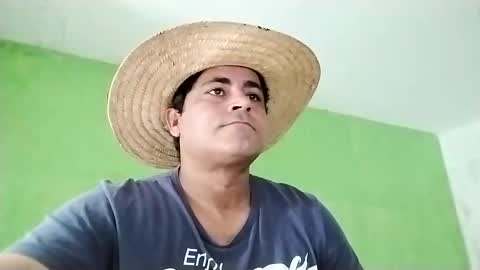 Snapshot of 9vinhocamshow chatting on January 26, 12:11 pm 9vinhocamshow online show from January 26, 12:11 pm