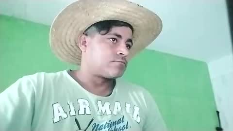 Snapshot of 9vinhocamshow chatting on February 2, 11:30 am 9vinhocamshow online show from February 2, 11:30 am