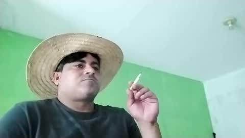 Snapshot of 9vinhocamshow chatting on February 13, 11:28 am 9vinhocamshow online show from February 13, 11:28 am