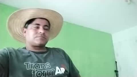 Snapshot of 9vinhocamshow chatting on February 15, 11:39 am 9vinhocamshow online show from February 15, 11:39 am