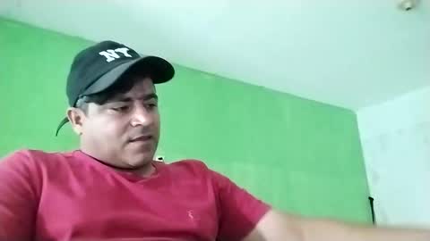 Snapshot of 9vinhocamshow chatting on February 18, 11:44 am 9vinhocamshow online show from February 18, 11:44 am