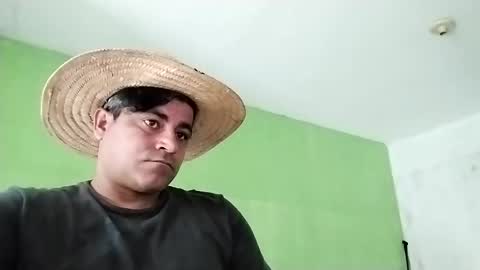 Snapshot of 9vinhocamshow chatting on February 20, 11:31 am 9vinhocamshow online show from February 20, 11:31 am