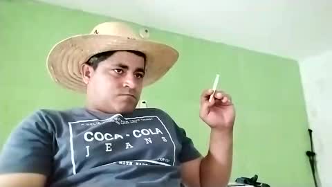 Snapshot of 9vinhocamshow chatting on February 20, 4:46 pm 9vinhocamshow online show from February 20, 4:46 pm