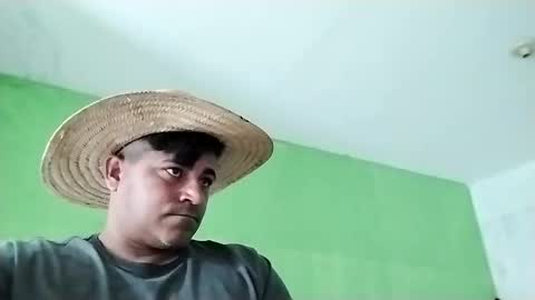 Snapshot of 9vinhocamshow chatting on February 25, 12:03 pm 9vinhocamshow online show from February 25, 12:03 pm